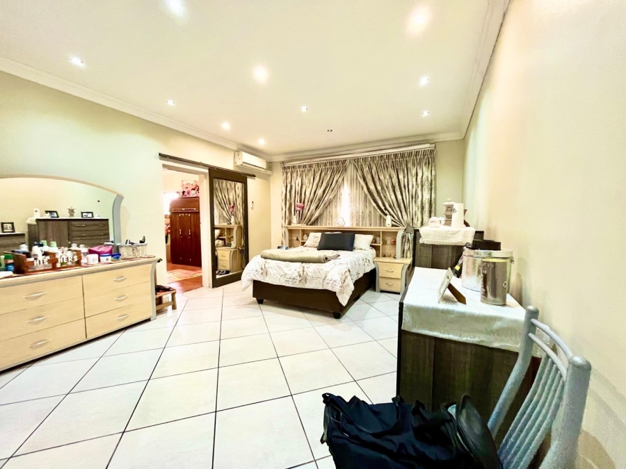 4 Bedroom Property for Sale in Safari Gardens North West